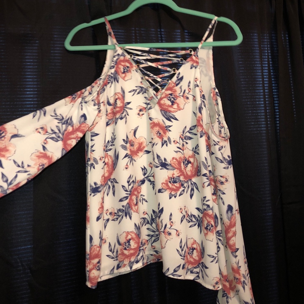 Shoulderless floral shirt